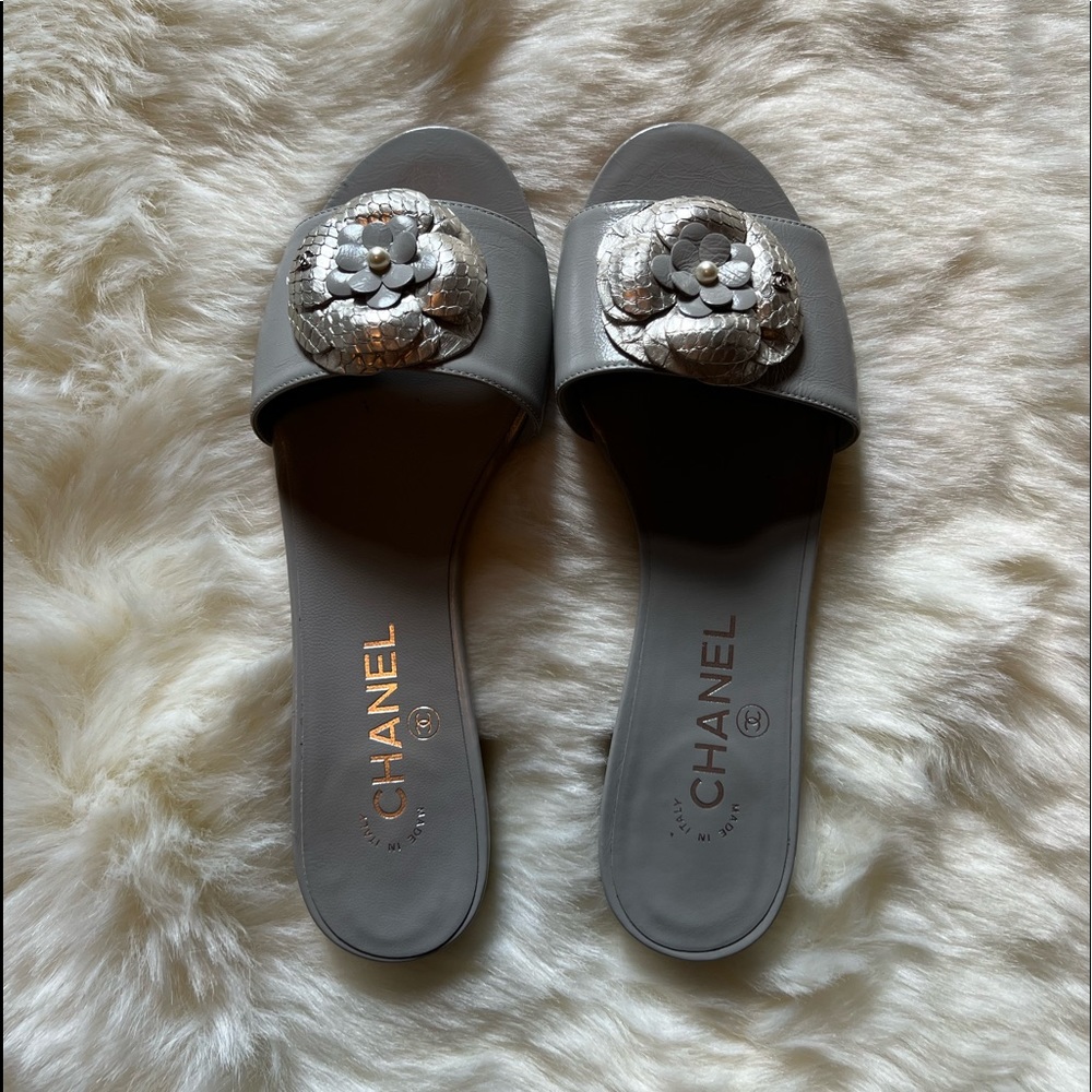 Chanel Mules/Flat Sandals